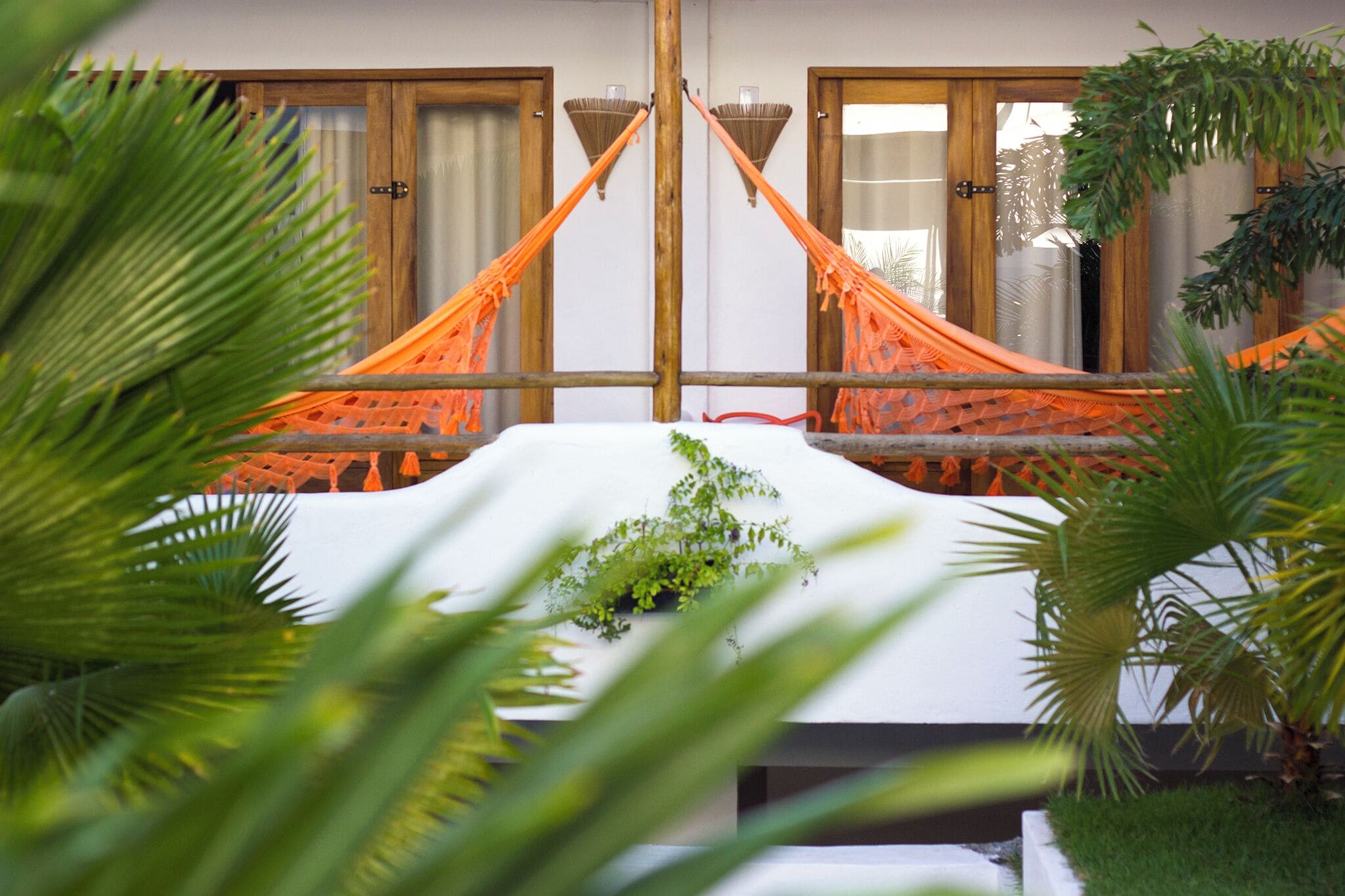 Quarto Confort com Varanda e Jardim | Vista do quarto