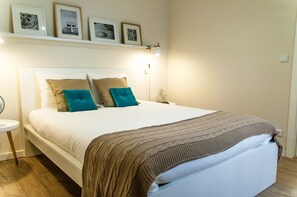 2 bedrooms, iron/ironing board, WiFi, bed sheets - A charming mezzanine apartment in the heart of Lisbon historic center.  ;)) (Lisboa)