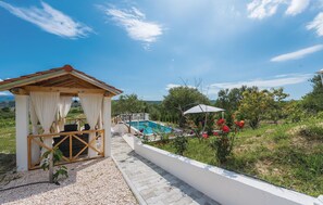 Property grounds - Amazing home in Danilo (Danilo)