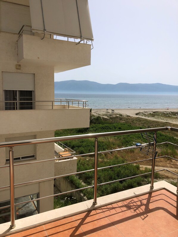 Property grounds - Beachfront house - Vlora (Valona)