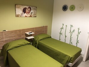 Double or Twin Room, Ensuite | Individually furnished, desk, free WiFi, bed sheets - B&B da Ponticello (Rome)