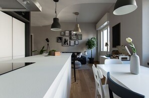 Interior - Calìxa Guesthouse - Apartment Cagliari center, three rooms with private bathroom (Cagliari)