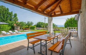 Outdoor dining - Cozy home in Vinjani Donji (Vinjani Donji)