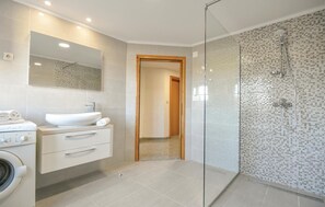 Bathtub