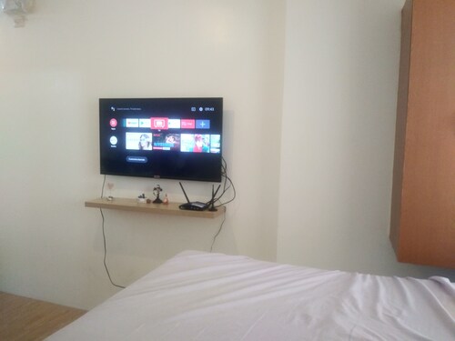 The floor of Ethan's @ Amaia Skies Avenida