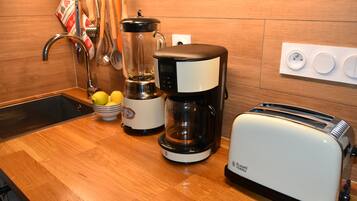 Réfrigérateur, four, plaque de cuisson, lave-vaisselle