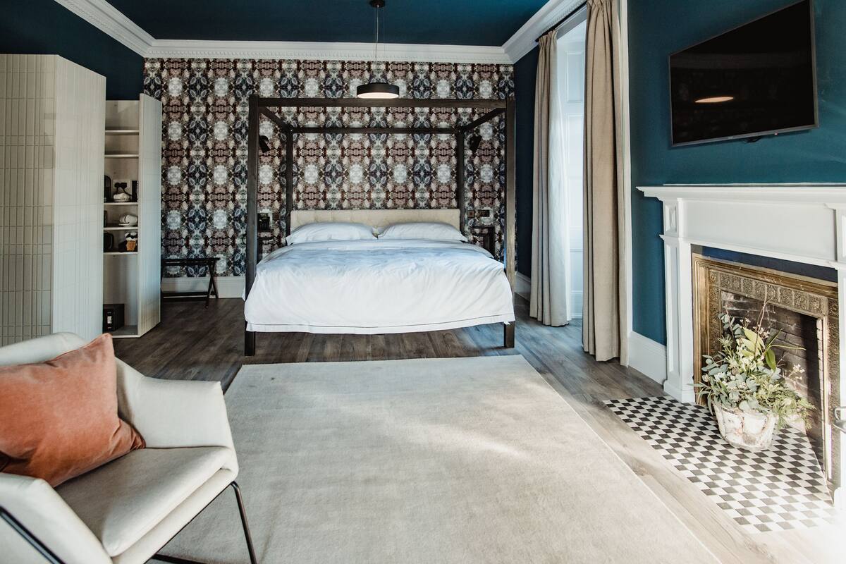 suite (the ridge) | egyptian cotton sheets, premium bedding, pillow-top beds, in-room safe