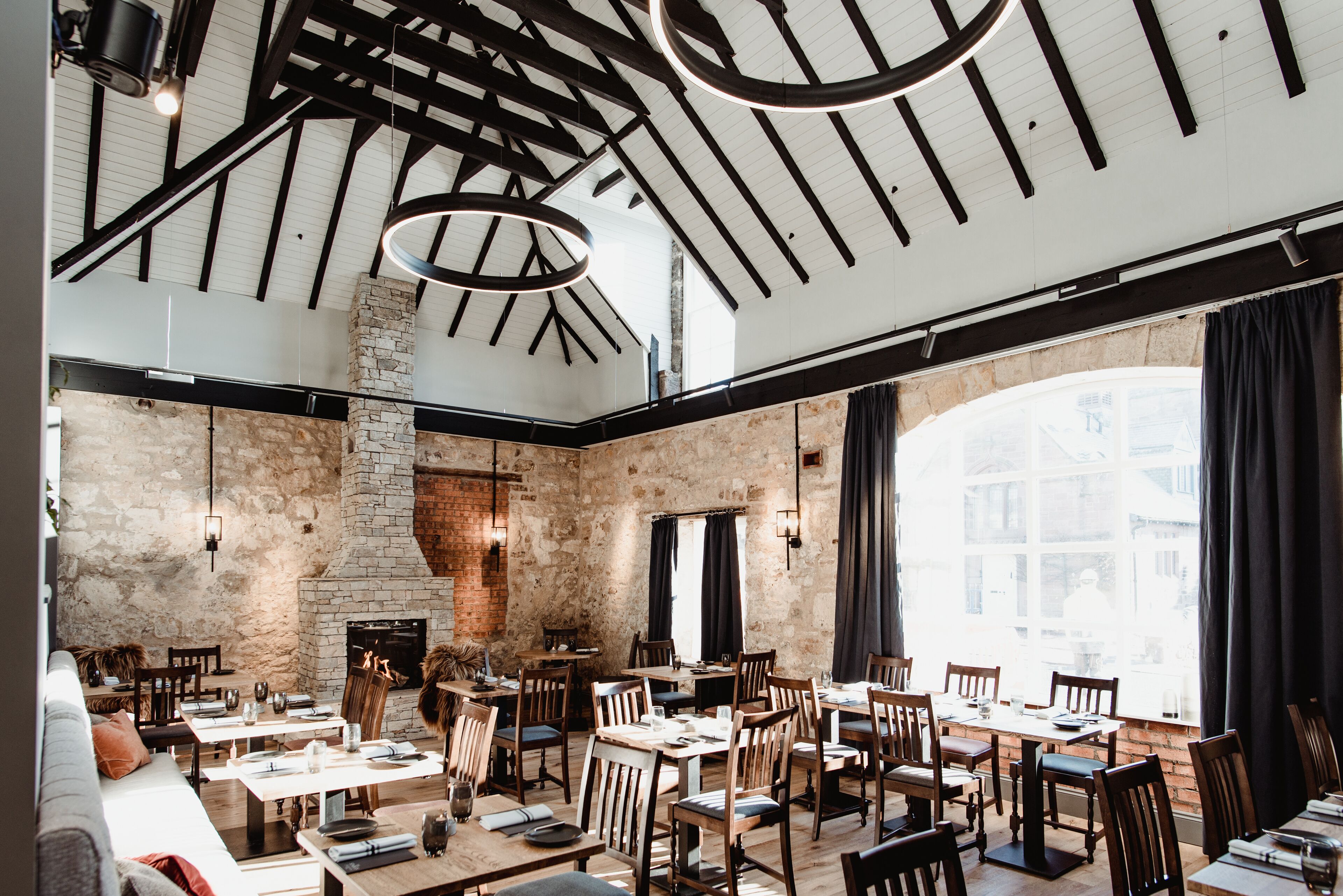 breakfast, lunch and dinner served