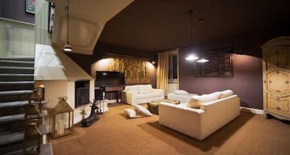 TORINO. LUXUS-CHARME VILLA .2 Bdr. PRIVATER PARKPLATZ. Klimaanlage jardi