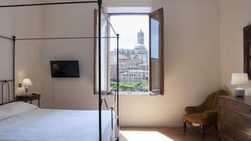 Chambre Double Panoramique (N.6) | Ameublement personnalisé, bureau, rideaux occultants