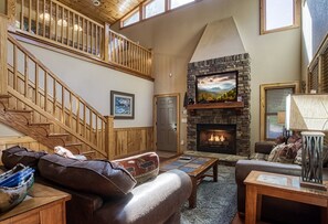 Flat-screen TV, fireplace, Netflix, Hulu