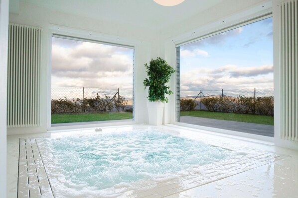 Outdoor spa tub - Hotel Villa delle Fate, BW Signature Collection (Sestola)