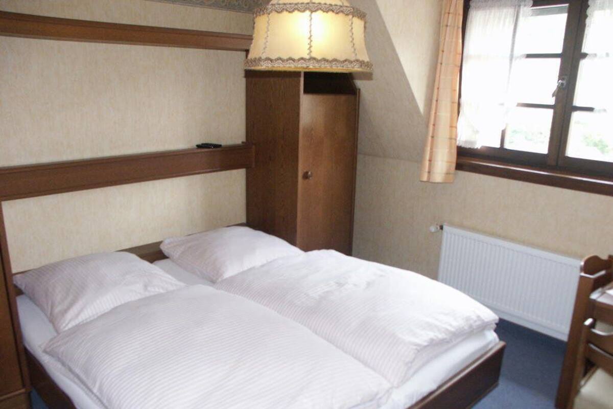 Habitación doble | Escritorio, wifi gratis y ropa de cama