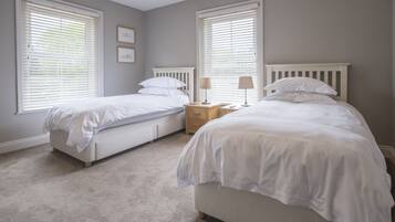 House | 2 bedrooms, Egyptian cotton sheets, premium bedding, Select Comfort beds