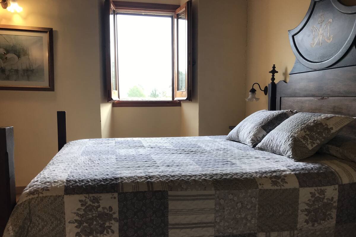 Double Room | Cribs (free), WiFi (free), bed sheets