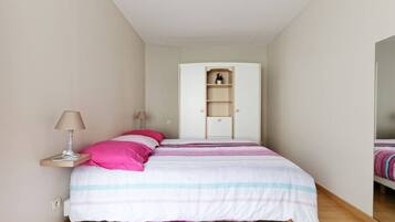 3 sovrum, skrivbord, strykjÀrn/strykbrÀda och resesÀng