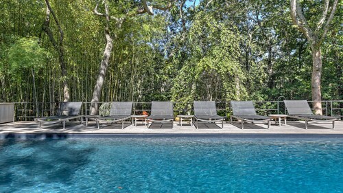 Stylish East Hampton Home, private heated pool, spa, outdoor shower,...