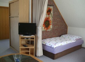 2 bedrooms, iron/ironing board - FW Falshöft - Holiday home Nemetschek with 2 apartments in Rabel near Kappeln (Rabel)
