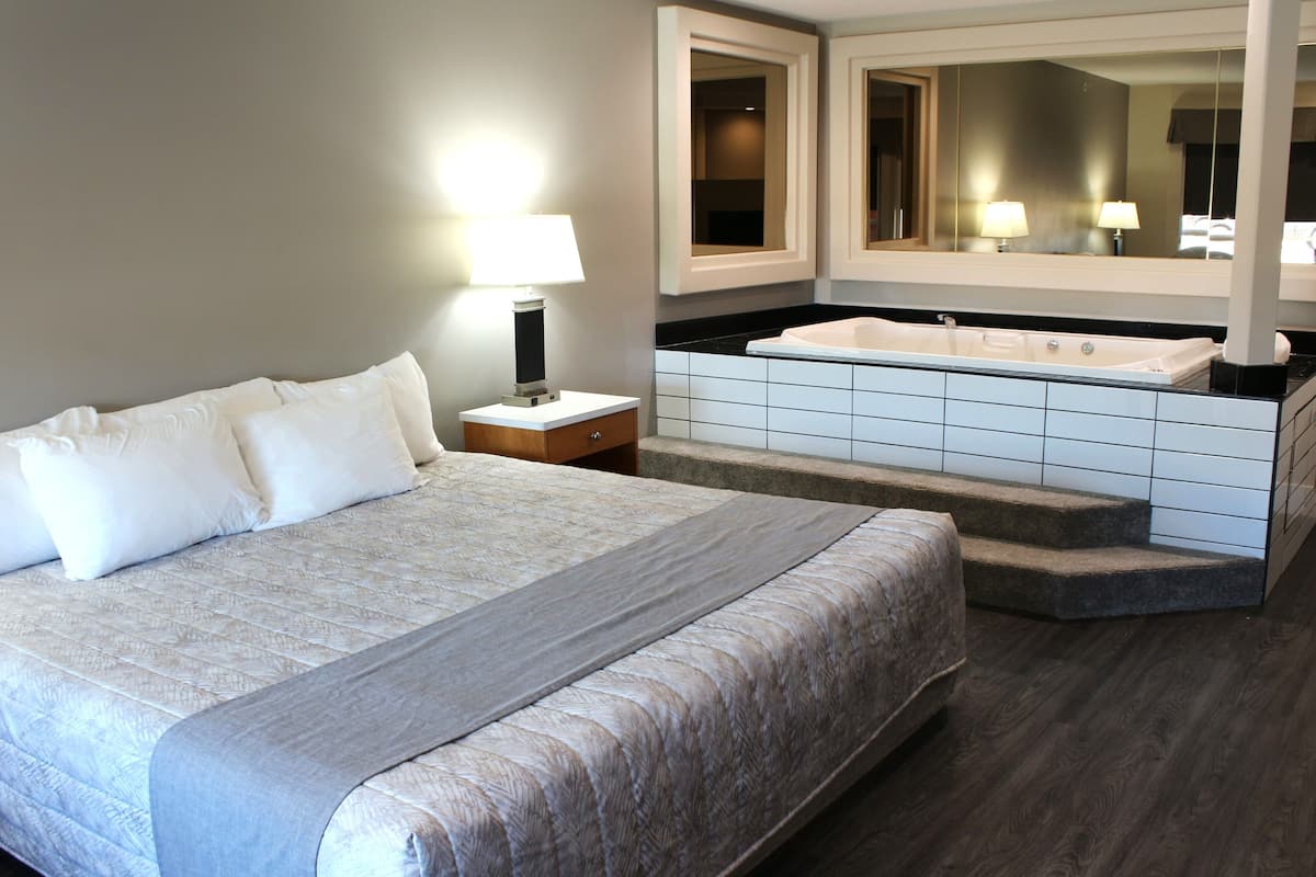 Deluxe-Studiosuite, 1 King-Bett, Whirlpool