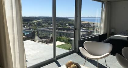 Vue sur l'océan et la ville de Punta del Este