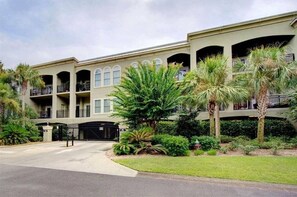 Exterior - Beach Air -optional BIKES-Pool-Walk 2 Pier Village (St Simons)