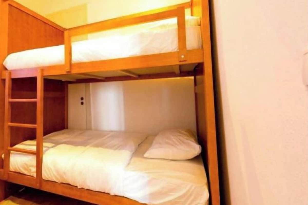 Shared Dormitory, Shared Bathroom (5)