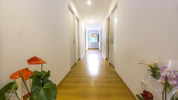 Habitación, baño compartido (101) | Pasillo