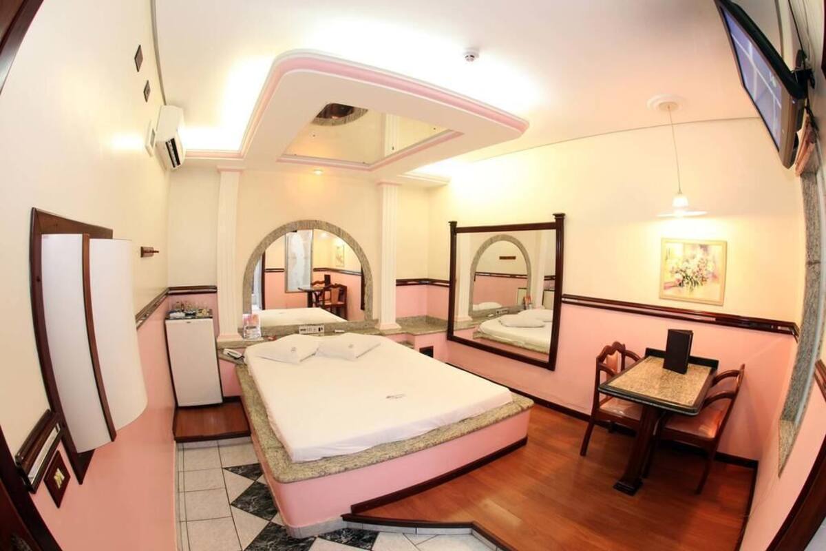 Minibar, wifi gratis, ropa de cama