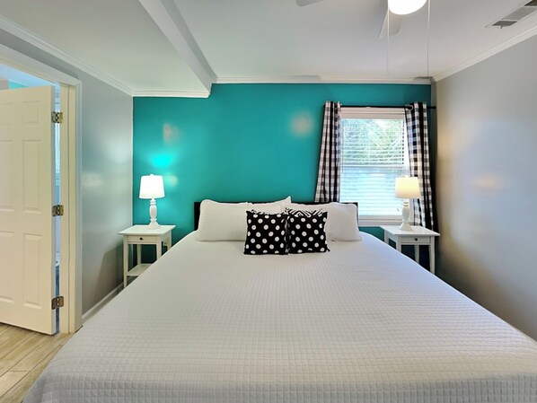 4 bedrooms, iron/ironing board, Internet, bed sheets