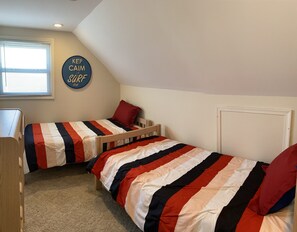 4 bedrooms, iron/ironing board, free WiFi