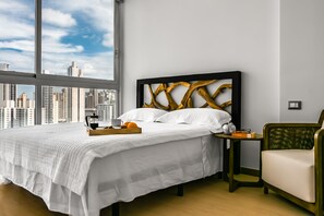 Apartment, 3 Schlafzimmer | Verdunkelungsvorhänge, schallisolierte Zimmer, Bügeleisen/Bügelbrett