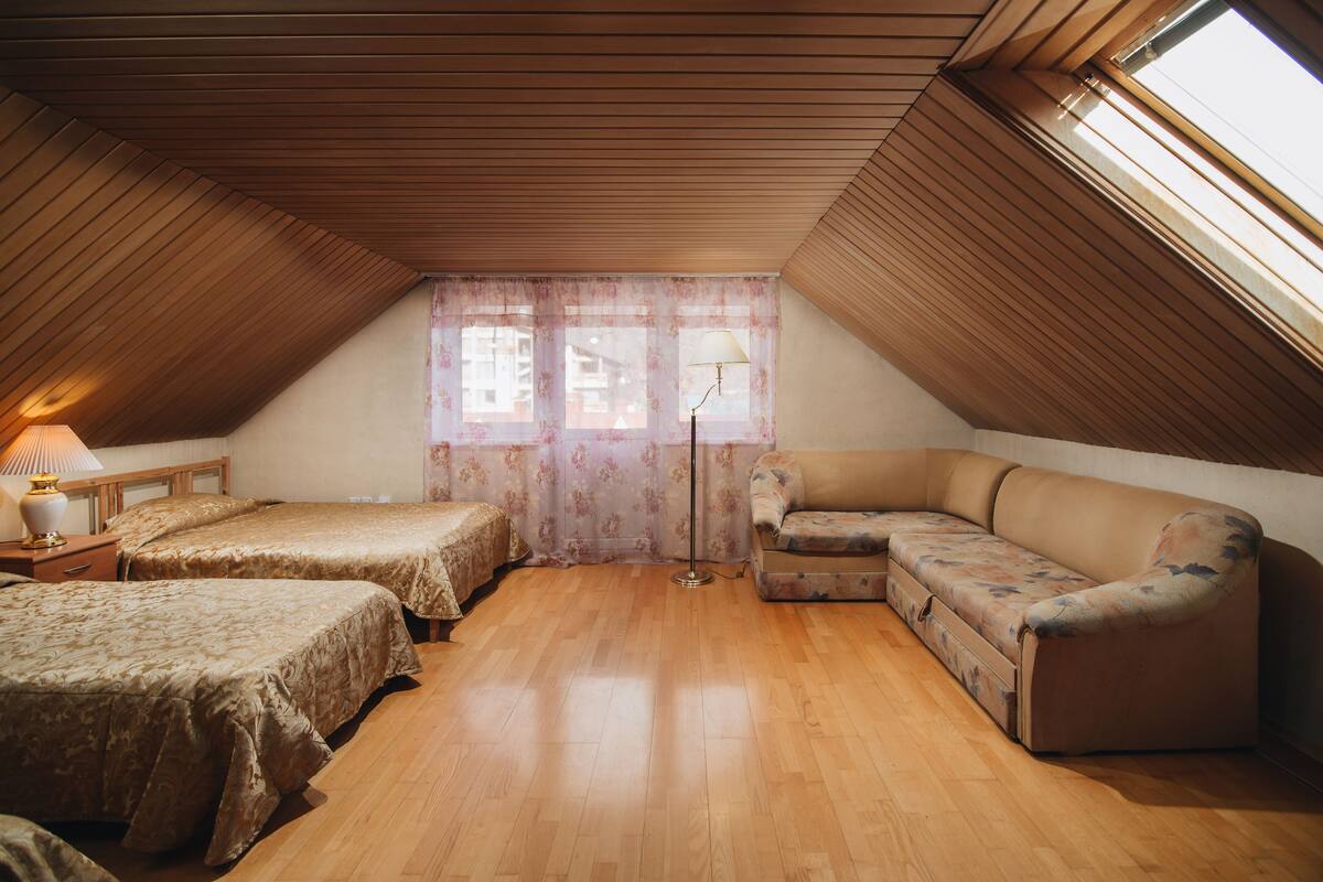 Family Room | 1 bedroom, hypo-allergenic bedding, soundproofing, iron/ironing board