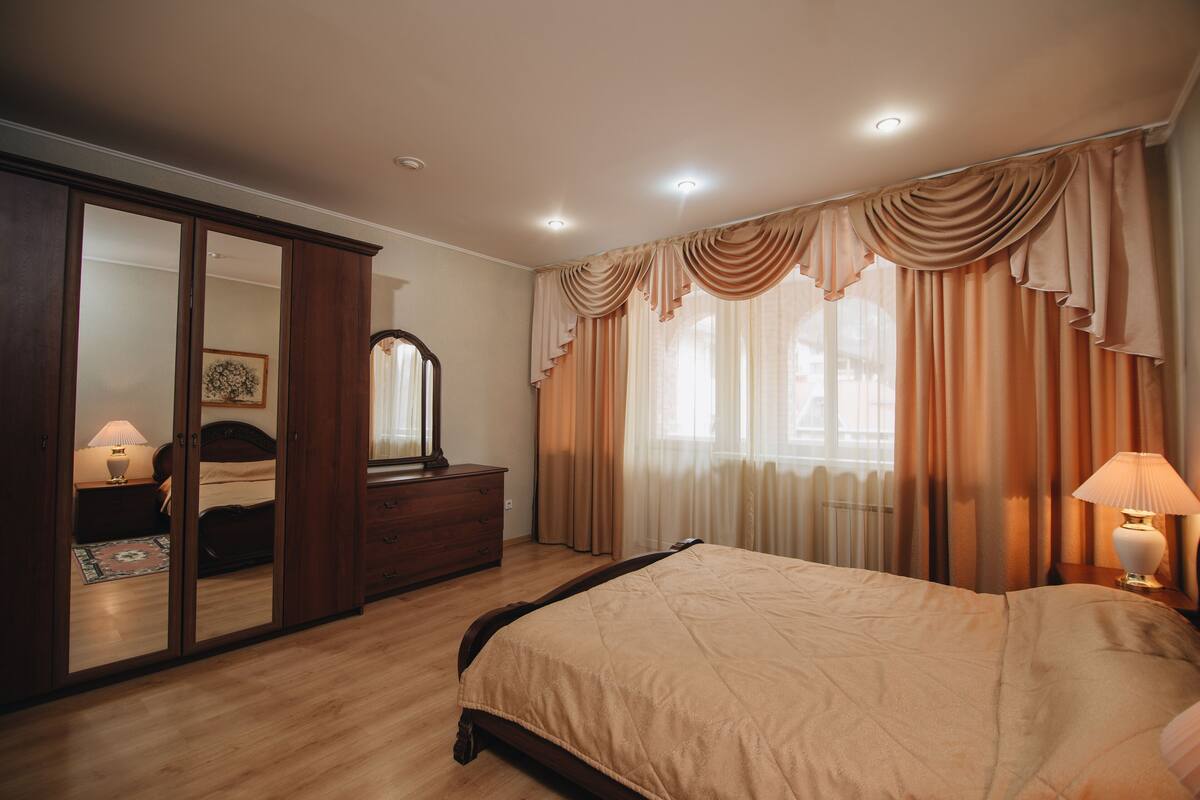 Luxury Room, Mountain View | 1 bedroom, hypo-allergenic bedding, soundproofing, iron/ironing board