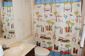 Bathroom - Andrews Cottage SM Pets (Gulf Shores)