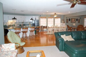 42-inch TV with cable channels - Bingham's Bayside (Gulf Shores)