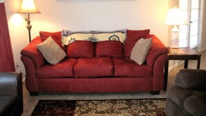 42-inch TV with cable channels - Colony Club U7 (Gulf Shores)