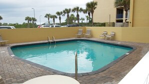Outdoor pool - Emerald Skye 53 (Orange Beach)