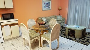 Private kitchen - Seaside Beach & Racquet 2104 (Orange Beach)