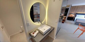 Suíte Rooftop | Baño | Artículos de higiene personal gratuitos, secador de pelo y toallas