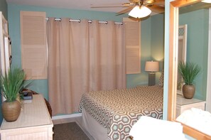 Room - Harbor House 7 (Gulf Shores)