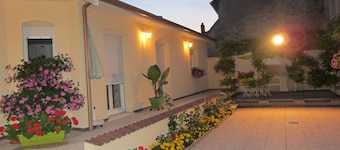 Chambre D'Hotes Les Glycines