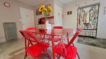 Fridge, microwave, coffee/tea maker, electric kettle