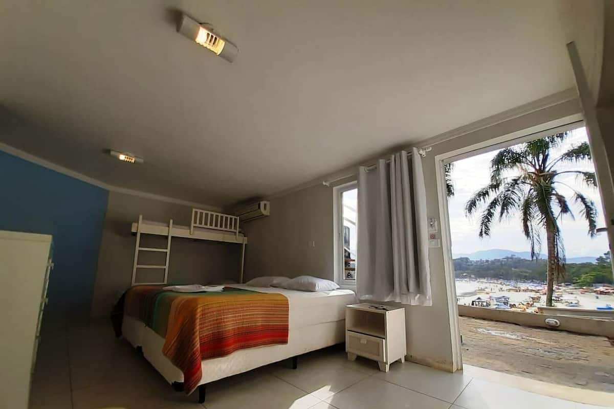 Grand Suite, Multiple Beds, Sea View | Bed sheets