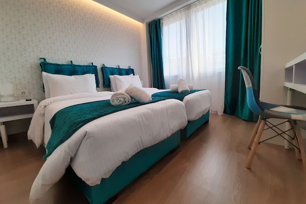 Twin Room | Premium bedding, Tempur-Pedic beds, minibar, in-room safe - Athenian Montaza Hotel (Kallithea)