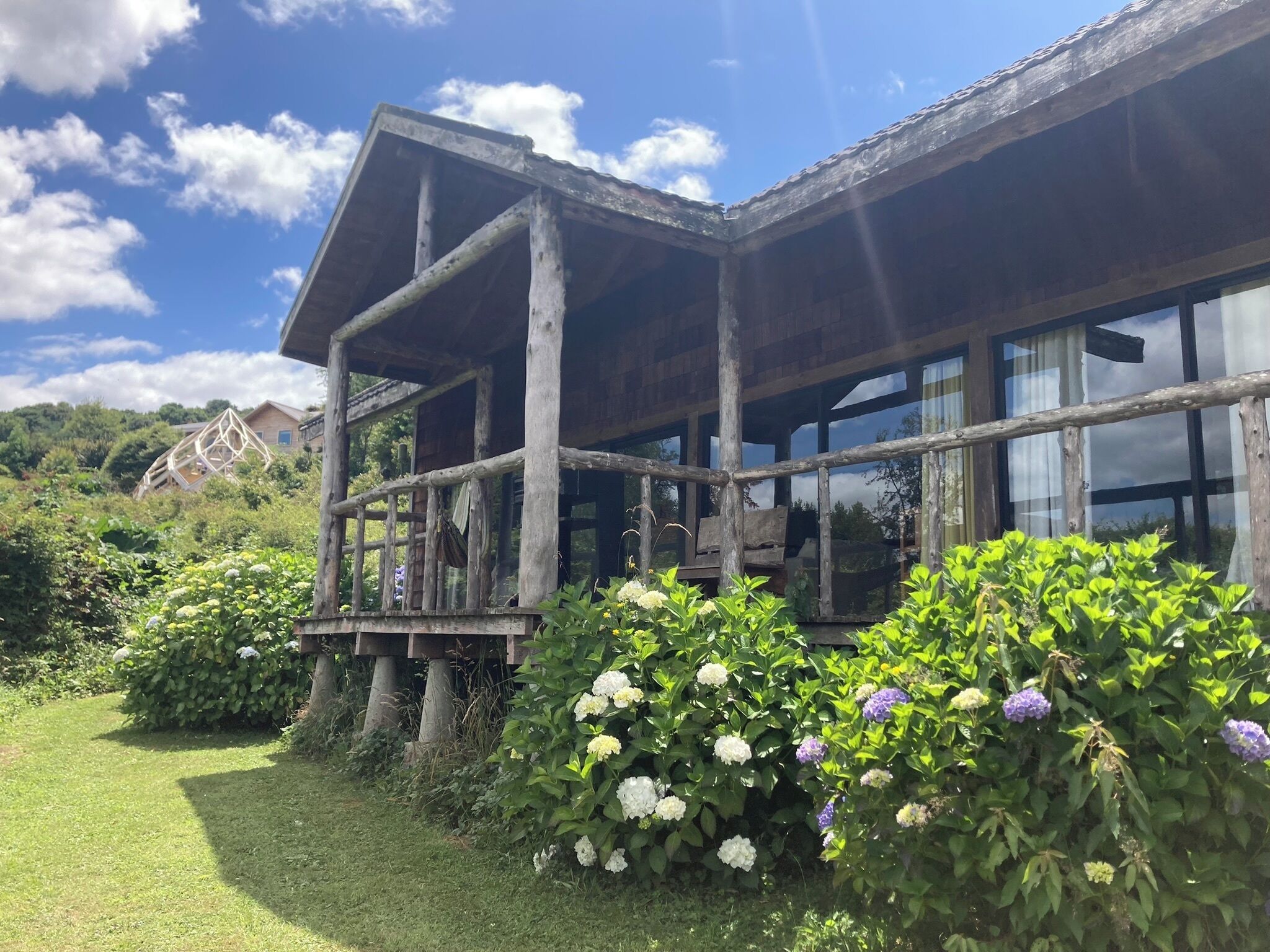 Cabaña Alerce | Cortinas blackout y acceso para silla de ruedas 
