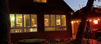 Cozy Lakefront House