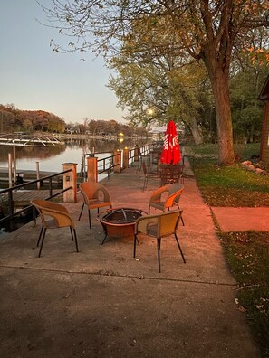 Terrace/patio - Cozy Lakefront House (Edgerton)