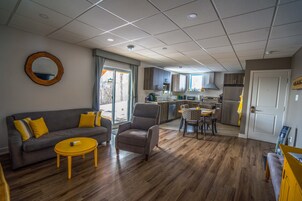 The Den Appartment with Spa | Private kitchen | Shared fridge, microwave, espresso maker, coffee/tea maker