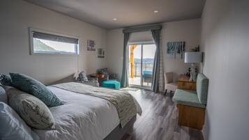 Habitación doble panorámica, vista al valle, junto a la montaña | Decoración personalizada, muebles diferentes y escritorio