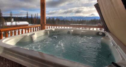 Family Lodge with a Private Hot Tub & Mountain Views, Ski-In/Ski-Out Location